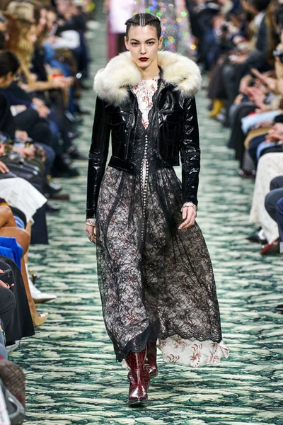Look 27